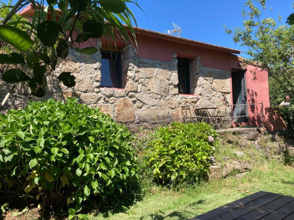 Muino. Pequena Casita Cerca De Playa America Nigran Exterior photo